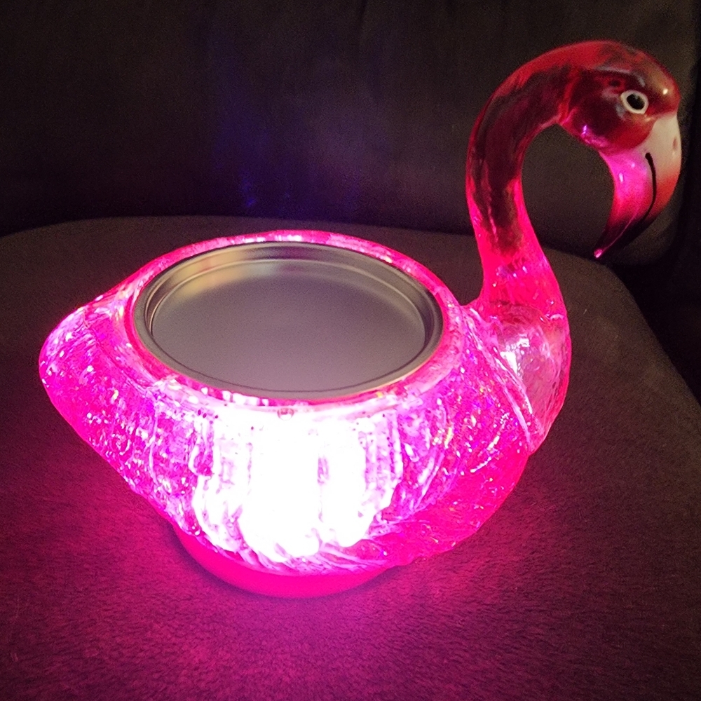NWT Bath & BODY Works FLAMINGO 3 WICK LIGHT UP FLAMINGO ๐๐ - Picture 3 of 8